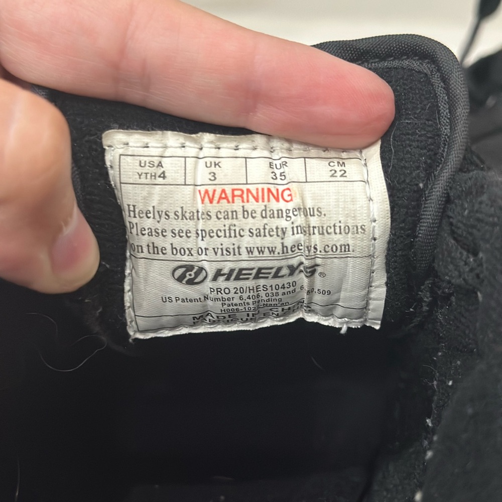 Heelys Size 4 - Picture 2 of 6